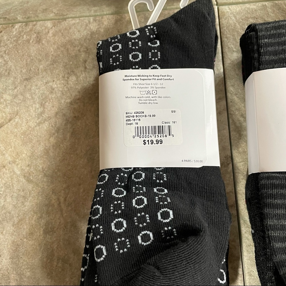🌻4 packs of men’s NWT Adolfo socks (16 total) - Picture 5 of 10